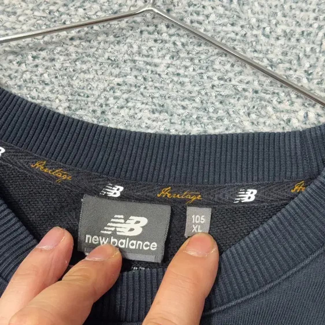 뉴발란스 로고 블랙 맨투맨 XL 상품이미지3