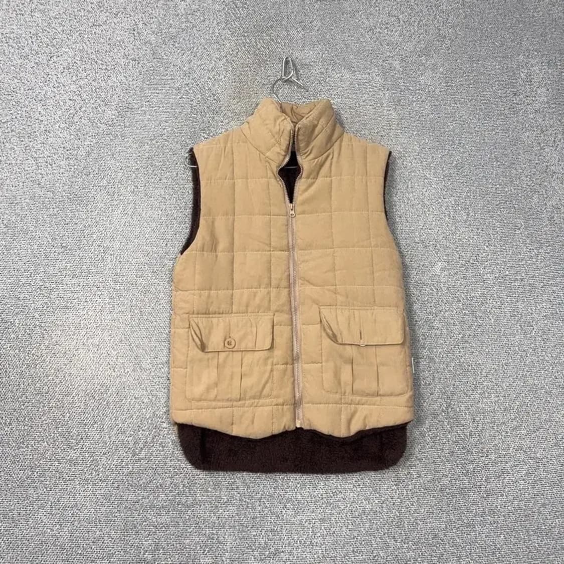 멜로이 베이지 퀄팅 캐주얼 포켓 조끼 상품이미지1