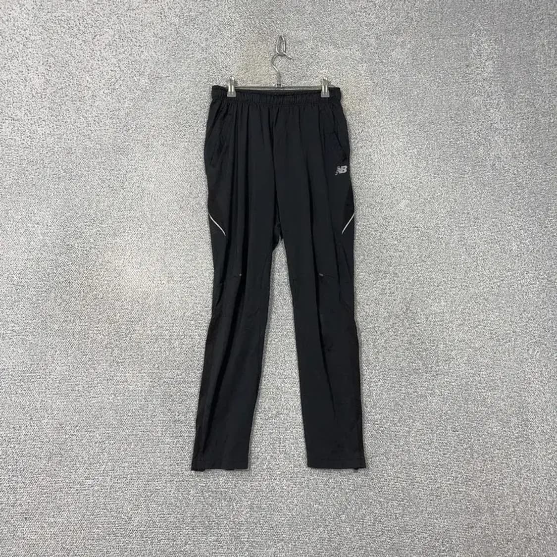 뉴발란스 블랙 로고 여성 기능성 트레이닝 팬츠 M 상품이미지1