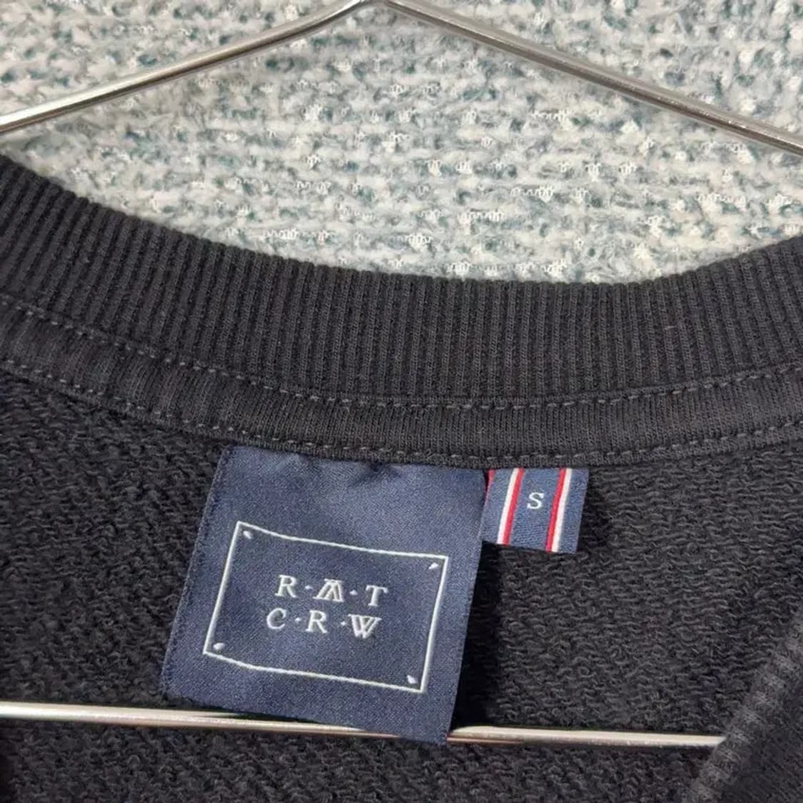 로맨틱 크라운 프린팅 블랙 맨투맨 S 상품이미지3