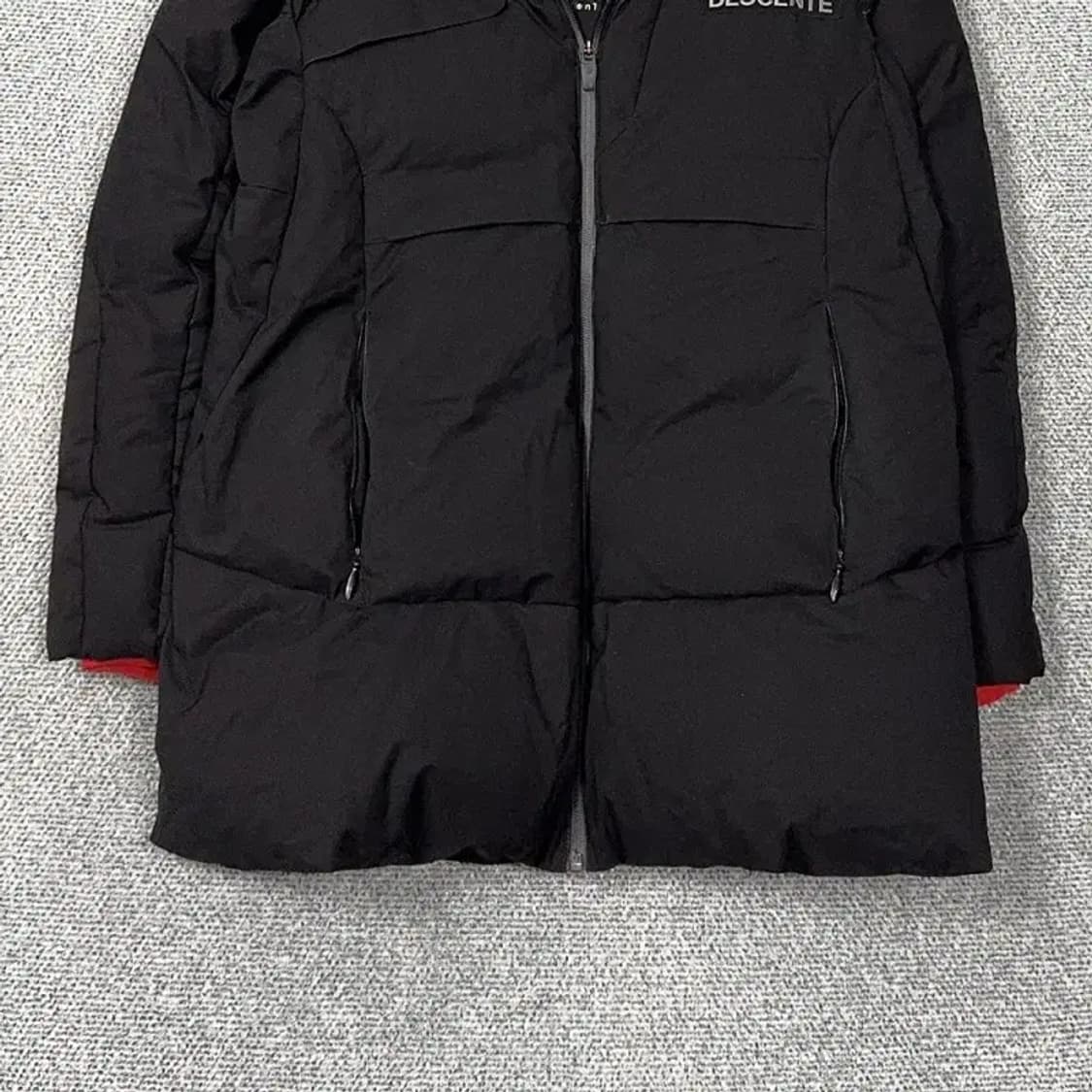 데상트 로고 여성 블랙 패딩 M 상품이미지4