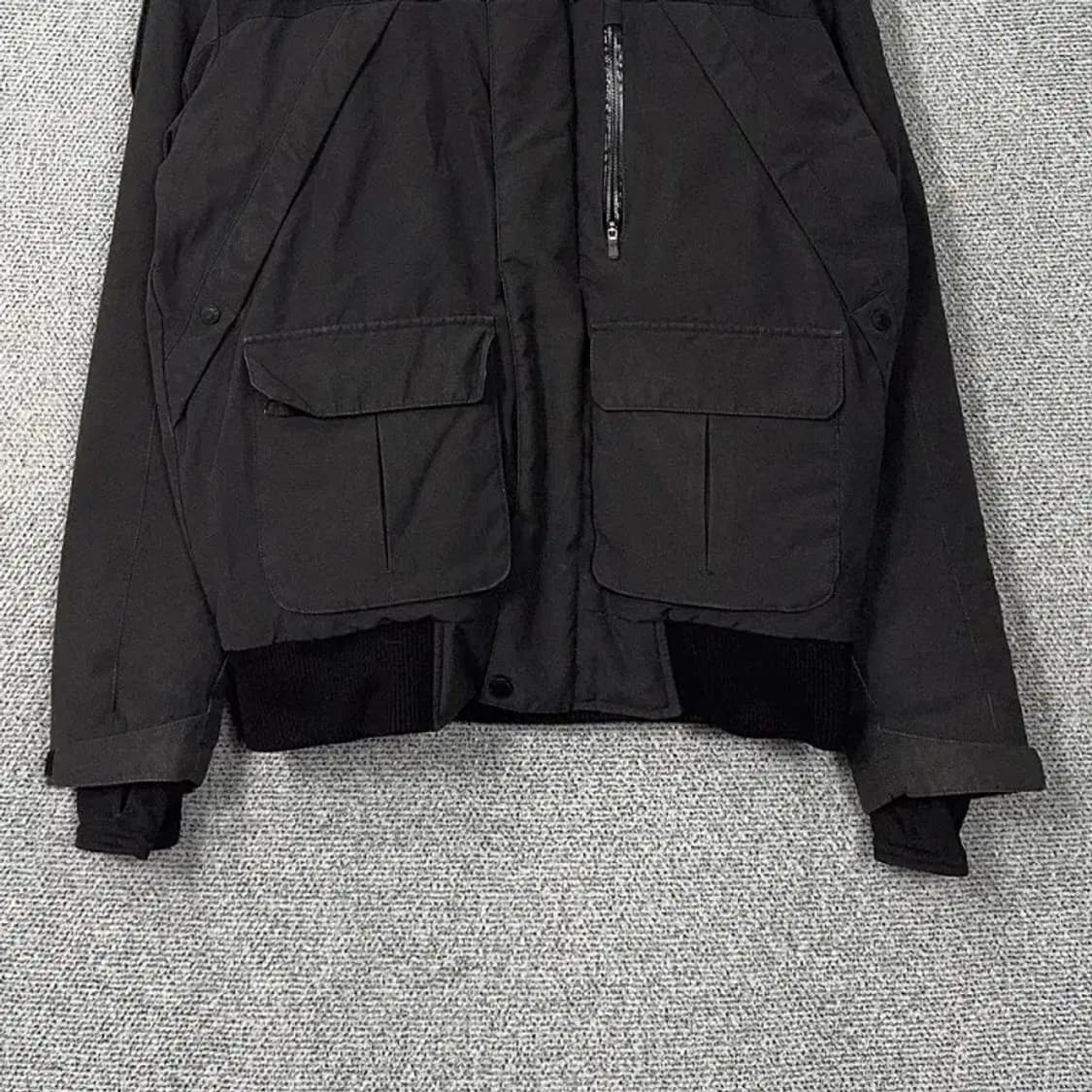 디스커버리 블랙 그레이 로고 구스다운 패딩 점퍼 95 상품이미지4