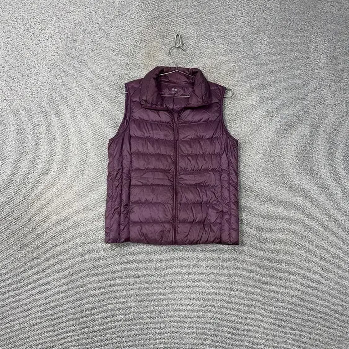 유니클로 퍼플 패딩 조끼 L 상품이미지1