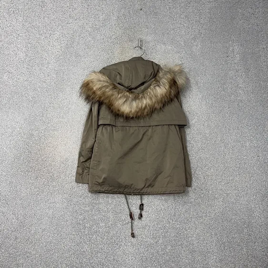 자라 여성 내피 퍼 카키 패딩 S 상품이미지2