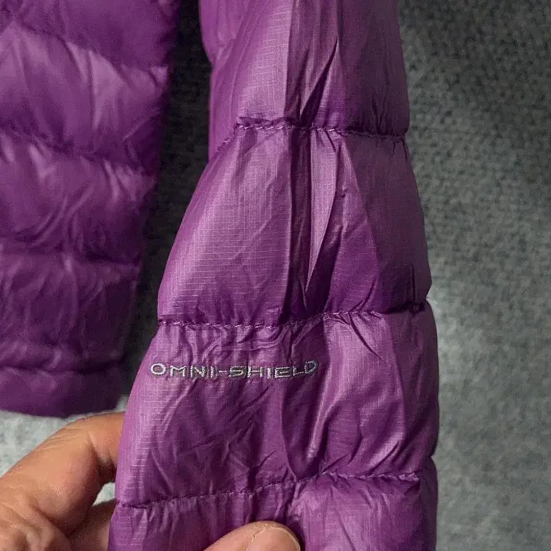 콜롬비아 로고 구스다운 거위털 패딩 점퍼 M 상품이미지3