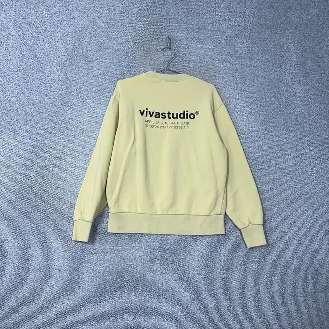 비바스튜디오 로고 옐로우 맨투맨 S 상품이미지2