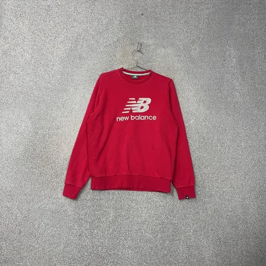 뉴발란스 로고 프린팅 레드 맨투맨 M 상품이미지1