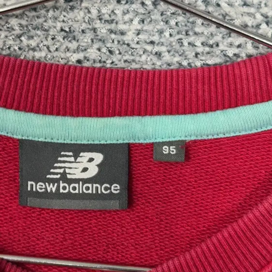 뉴발란스 로고 프린팅 레드 맨투맨 M 상품이미지3