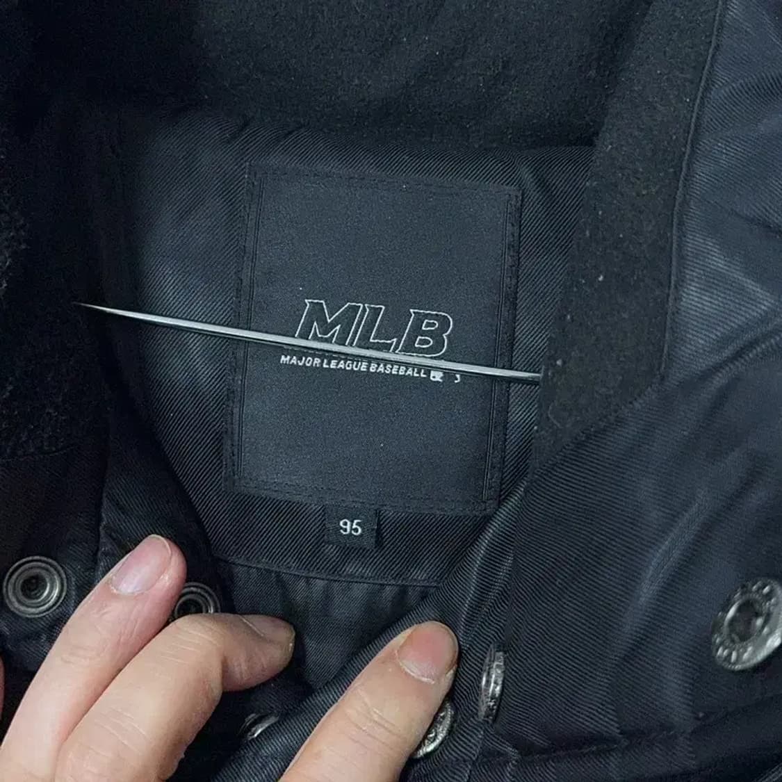 MLB 화이트삭스 블랙 후드 패딩 95 상품이미지3