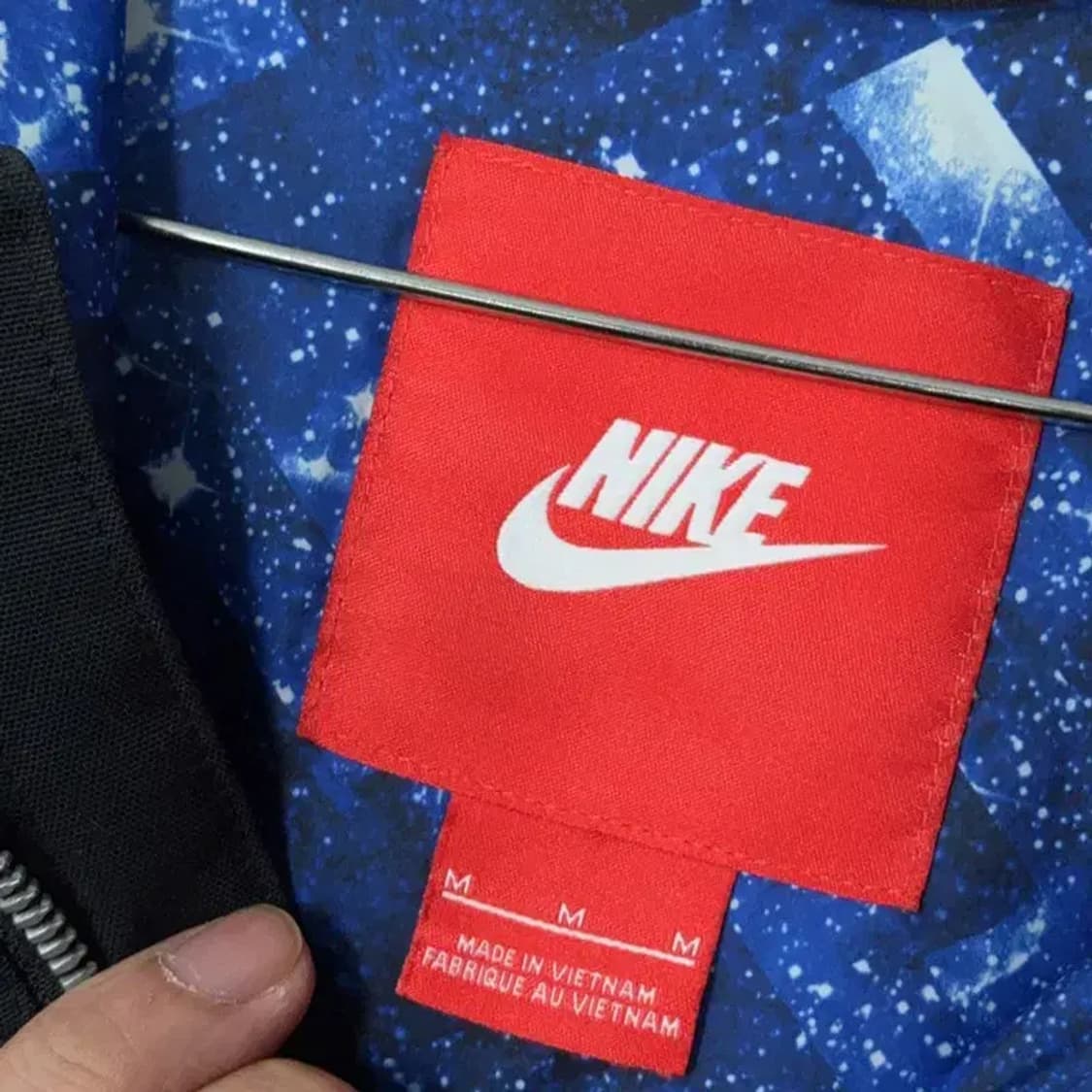 나이키 스우시 포켓 블랙 패딩 M 상품이미지3