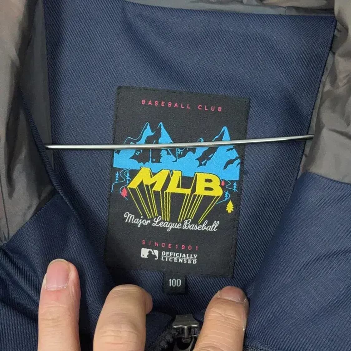 MLB 네이비 그레이 투톤 캐주얼 패딩 점퍼 100 상품이미지3