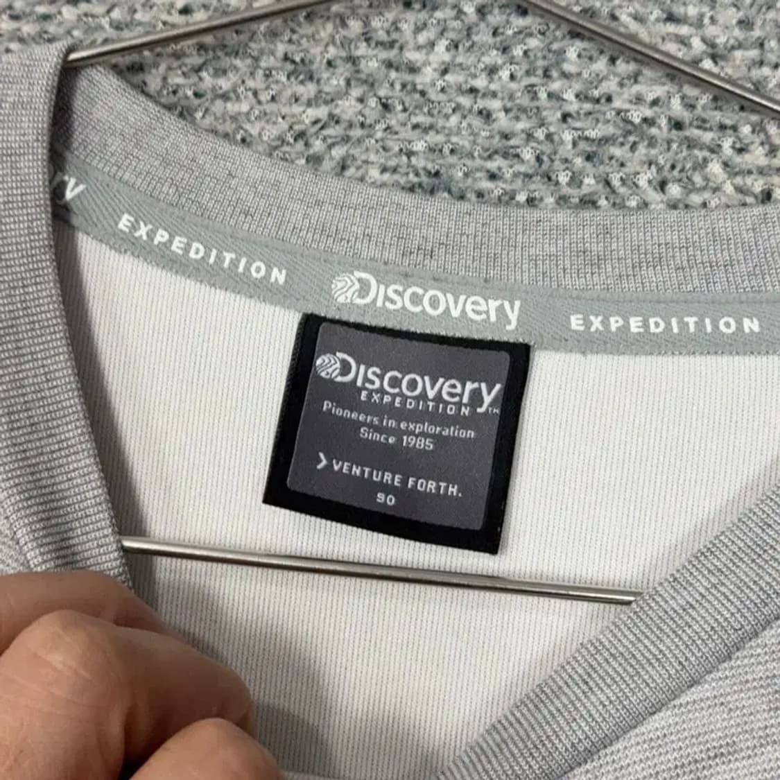 디스커버리 로고 그레이 핑크 투톤 맨투맨 90 상품이미지3