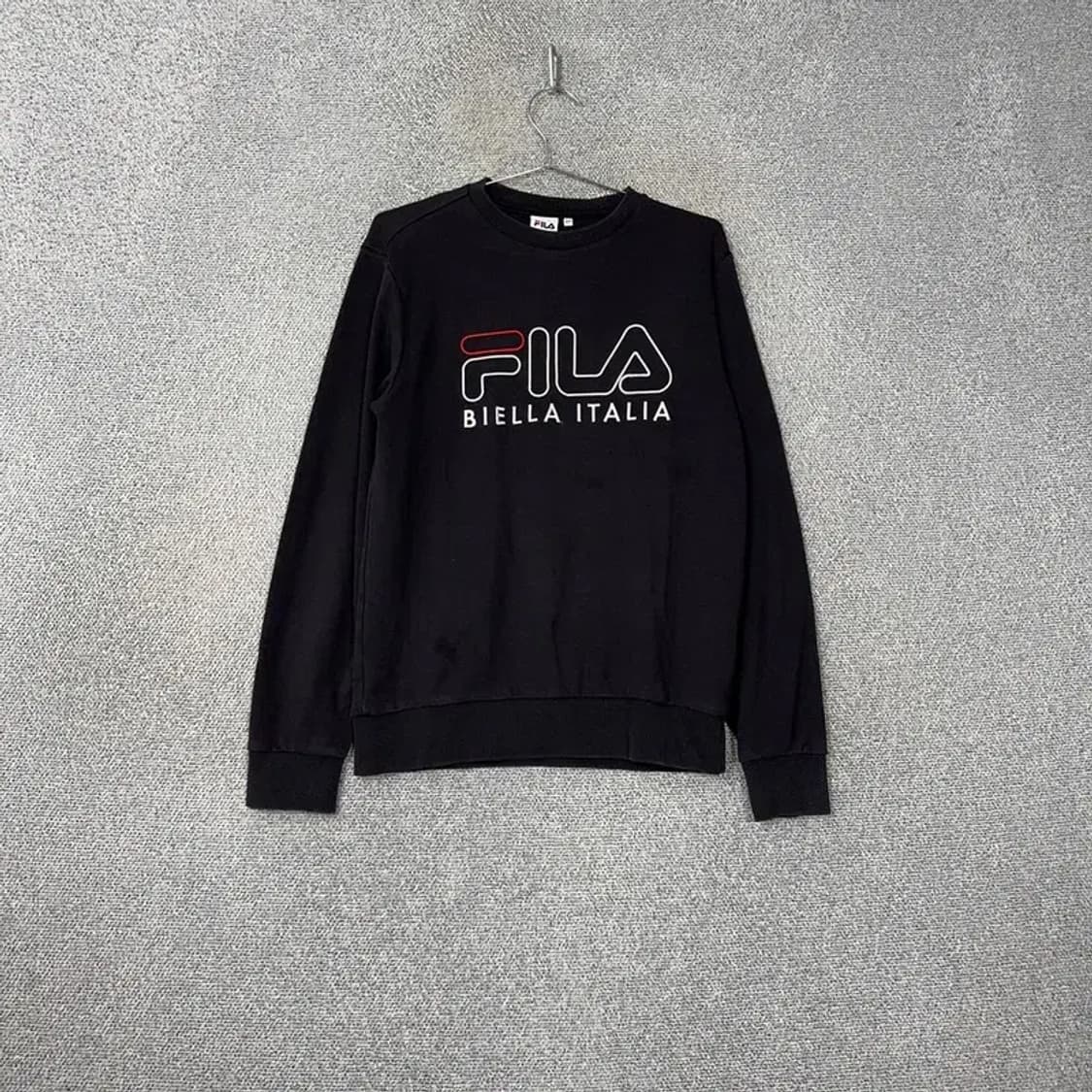 휠라 프린팅 블랙 맨투맨 SMALL 상품이미지1