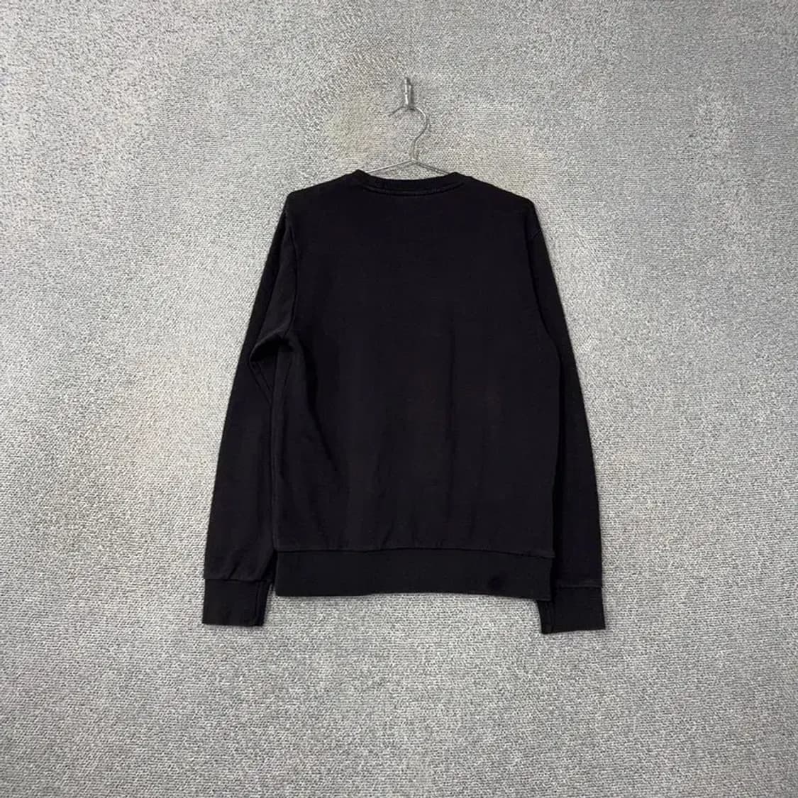 휠라 프린팅 블랙 맨투맨 SMALL 상품이미지2