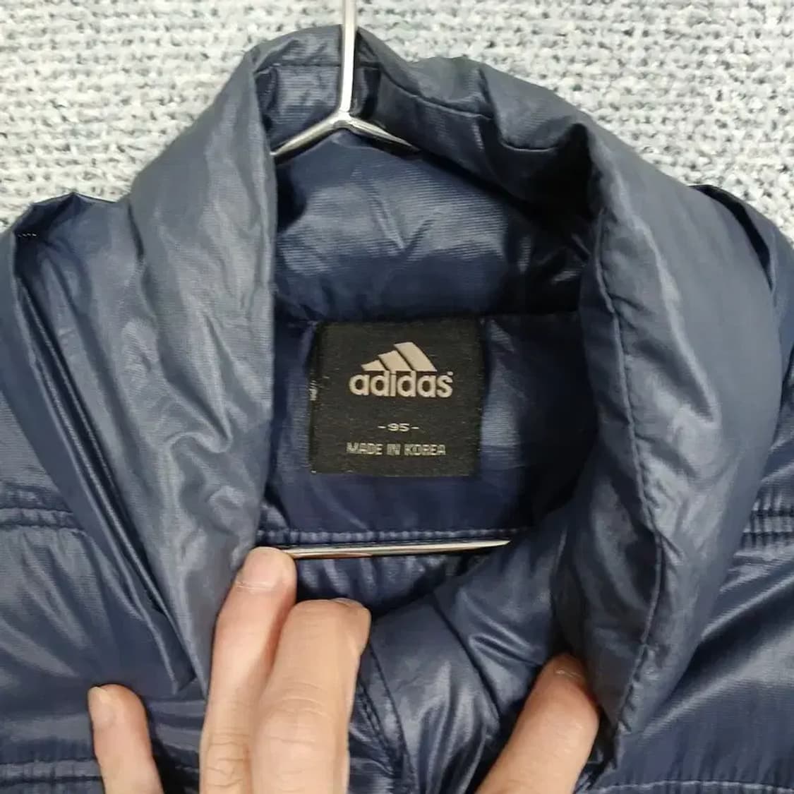 아디다스 로고 네이비 거위털 경량 패딩 95 상품이미지3