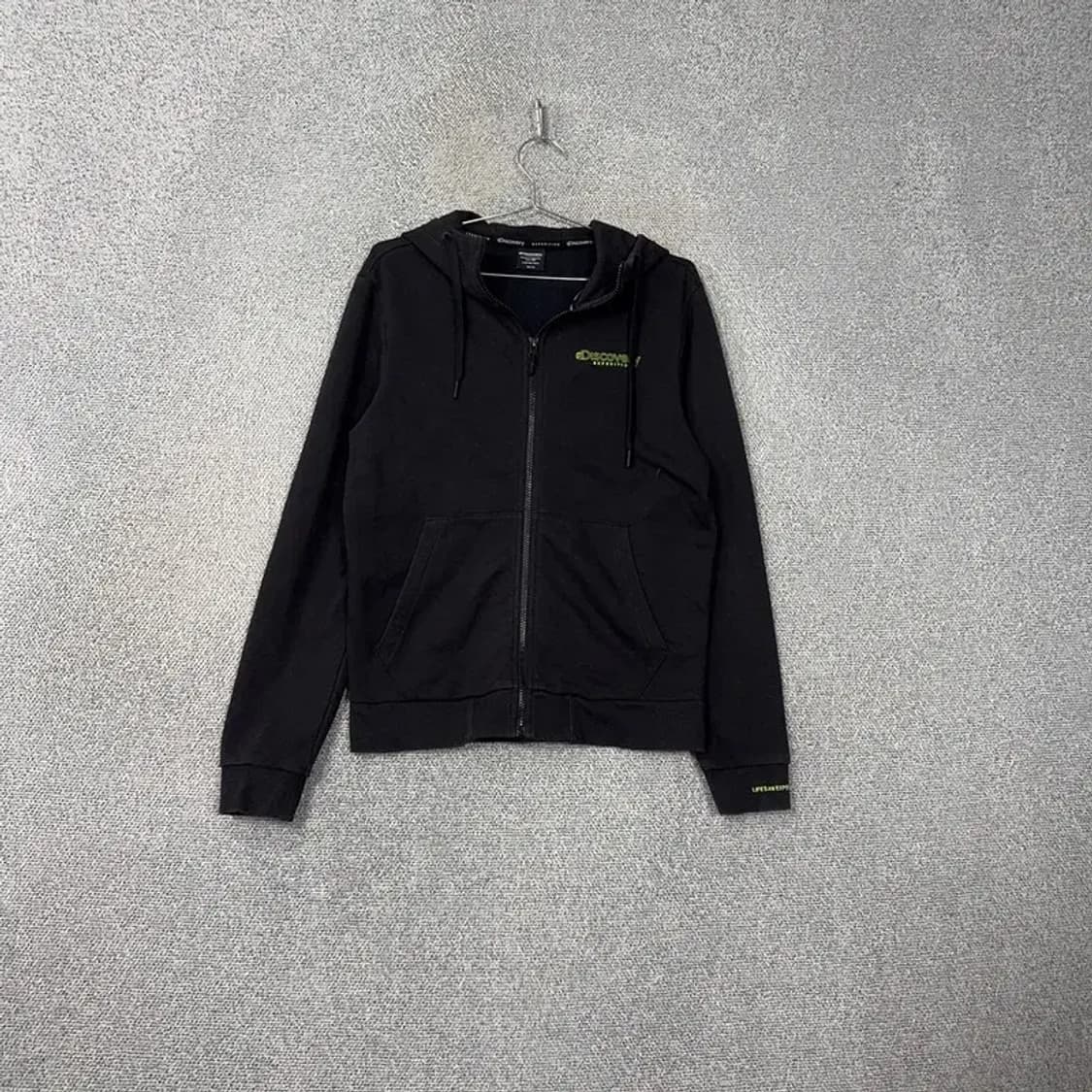 디스커버리 로고 프린팅 블랙 후드집업 95 상품이미지1