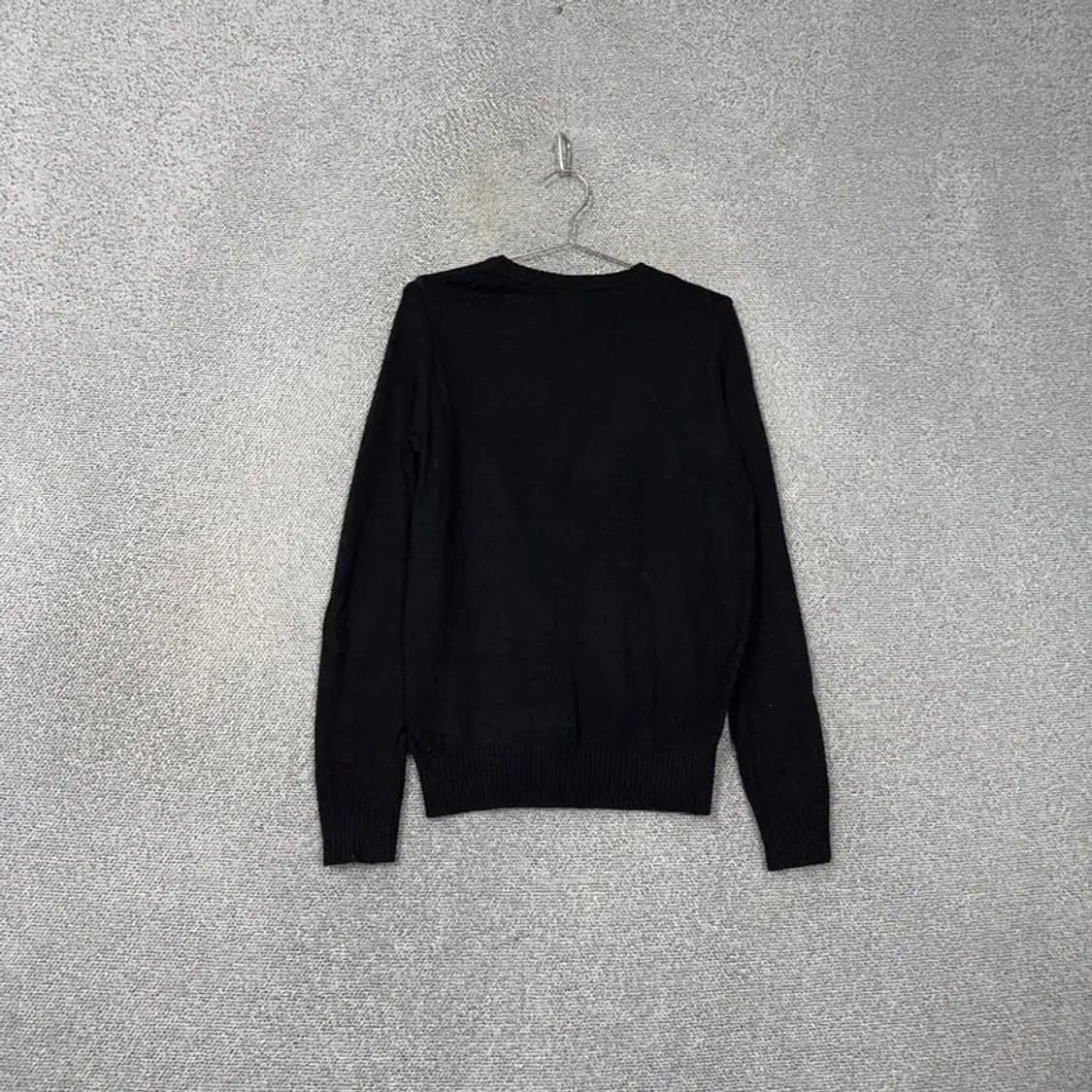 게스 블랙 삼각 로고 울 니트 M 상품이미지2