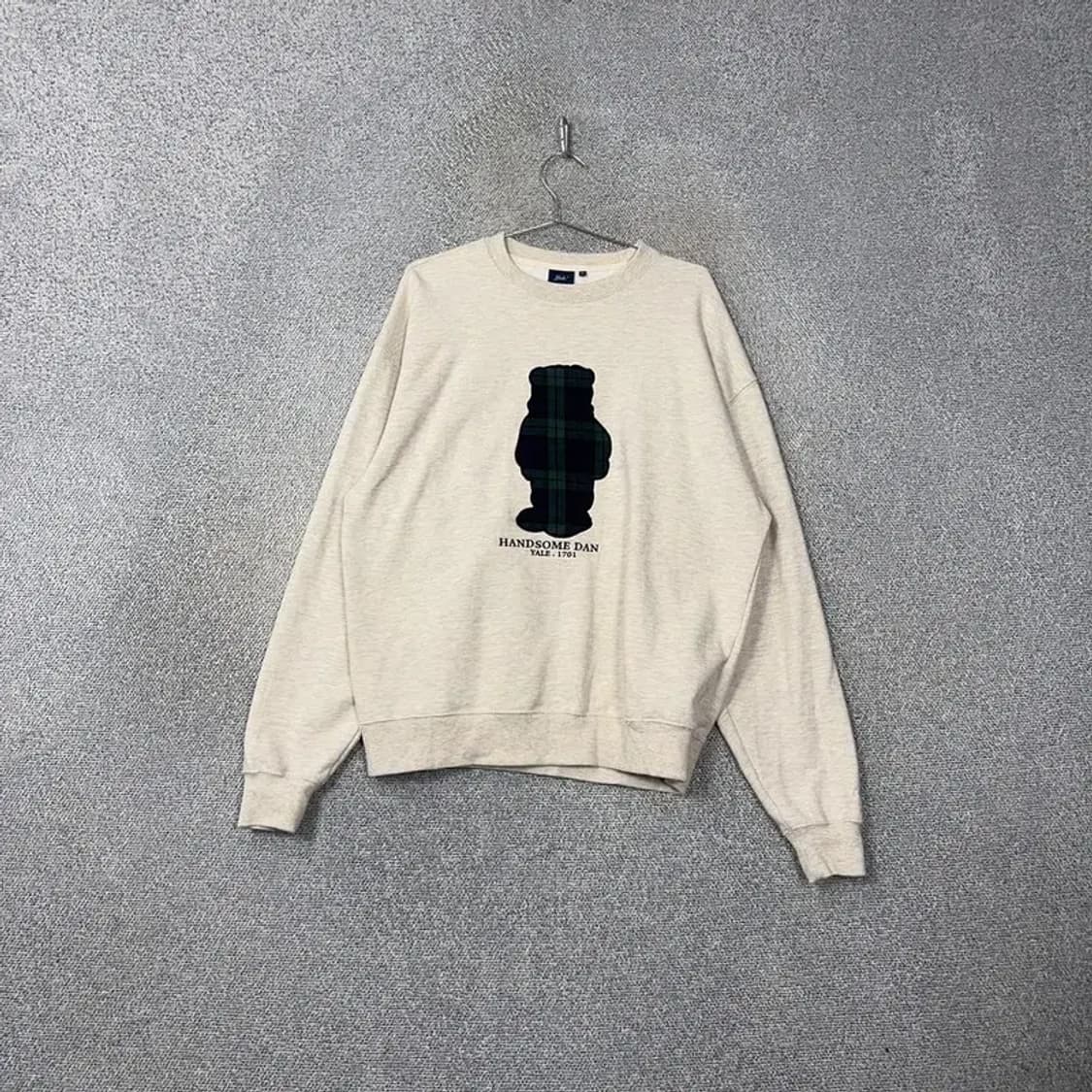 예일 체크 베어 프린팅 크림 맨투맨 XL 상품이미지1