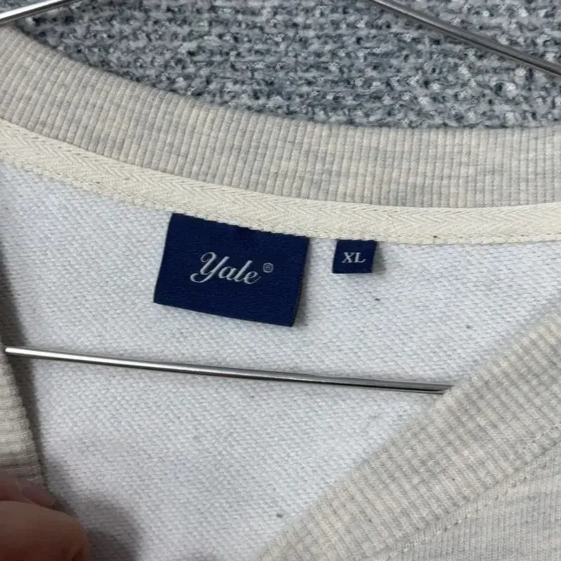 예일 체크 베어 프린팅 크림 맨투맨 XL 상품이미지3