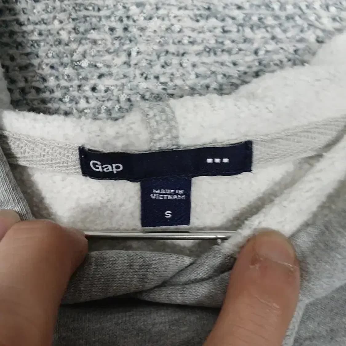 갭 자수 로고 라이트 그레이 후드티 S 상품이미지3