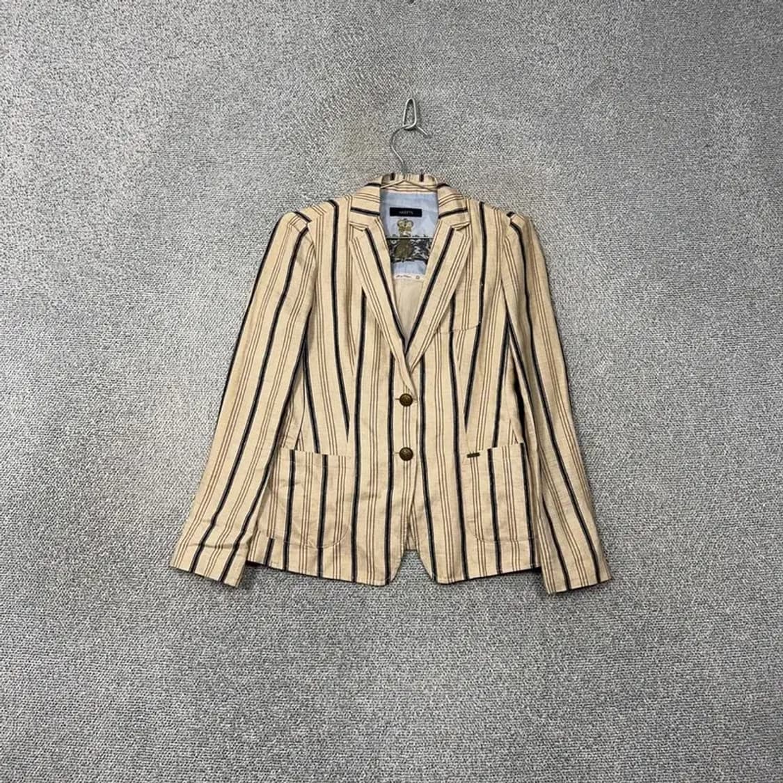 해지스 스트라이프 베이지 투버튼 블레이저 85-160 상품이미지1