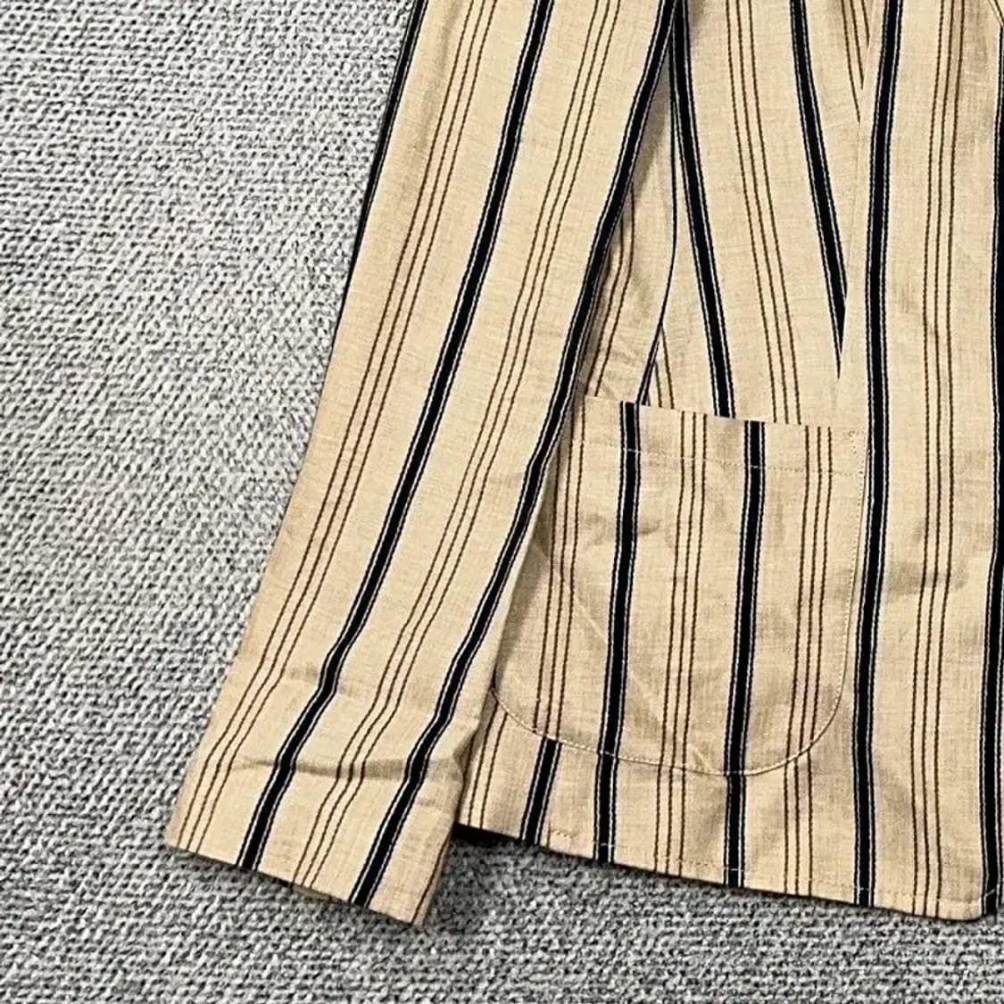 해지스 스트라이프 베이지 투버튼 블레이저 85-160 상품이미지3