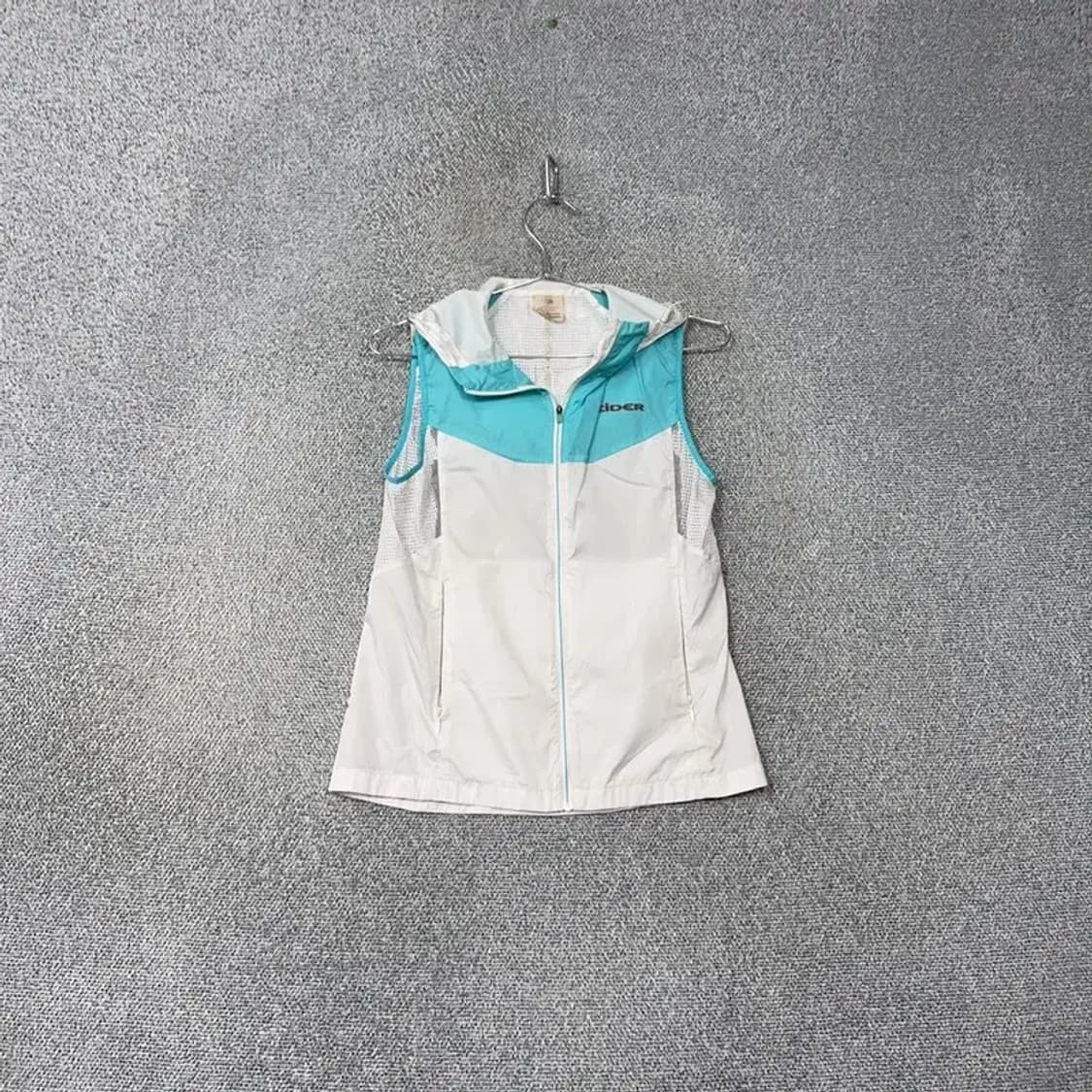 아이더 여성 등산 화이트 바람막이 조끼 S 상품이미지1