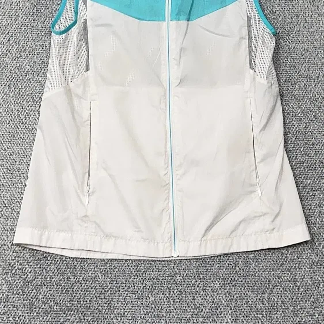 아이더 여성 등산 화이트 바람막이 조끼 S 상품이미지4