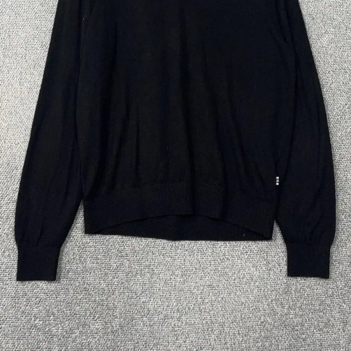 휠라 골프 로고 캐주얼 블랙 카라 니트 100 상품이미지4