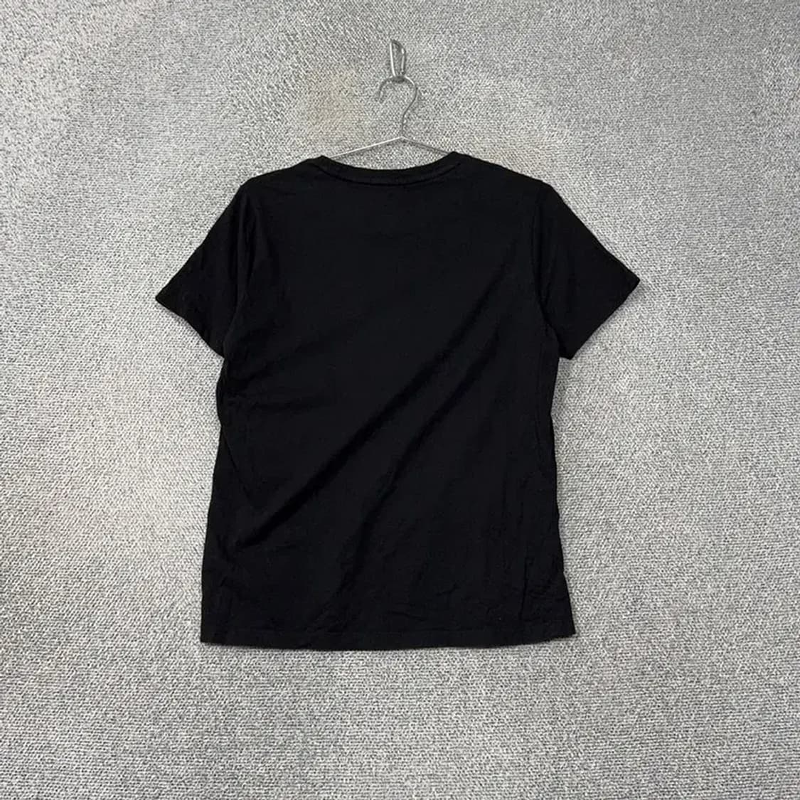 게스 삼각 프린팅 로고 블랙 여성 반팔티 M 상품이미지2