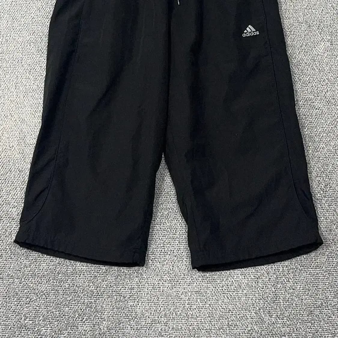 아디다스 블랙 로고 기능성 7부 반바지 105 상품이미지4