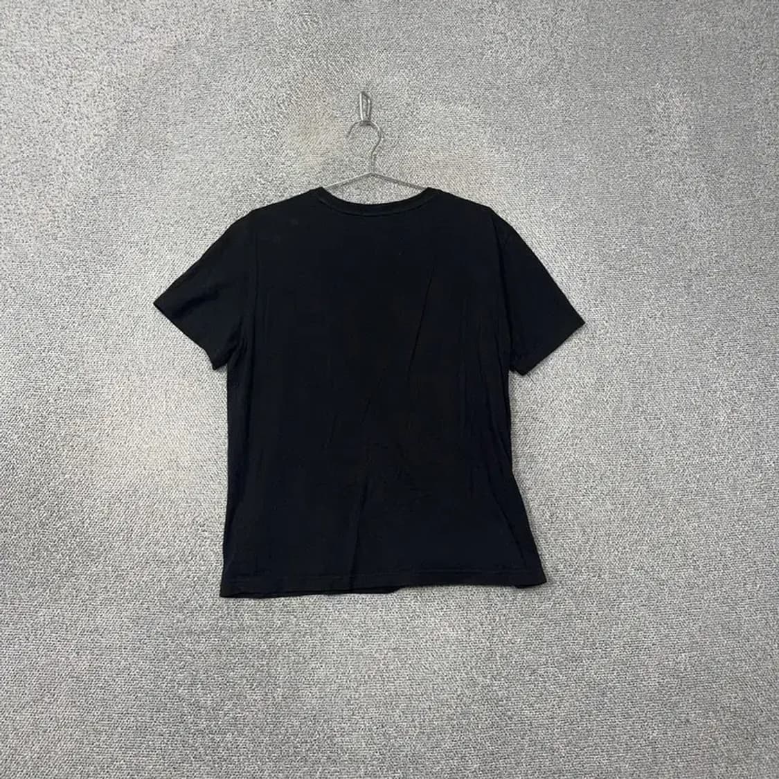 게스 블랙 삼각로고 남성 반팔 티 XL 상품이미지2