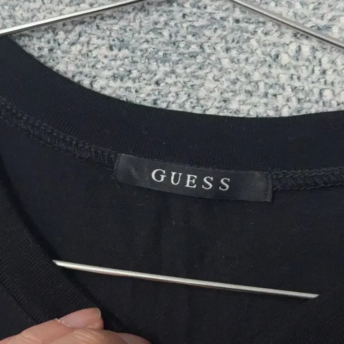 게스 프린팅 삼각 로고 블랙 코튼 반팔티 XL 상품이미지3