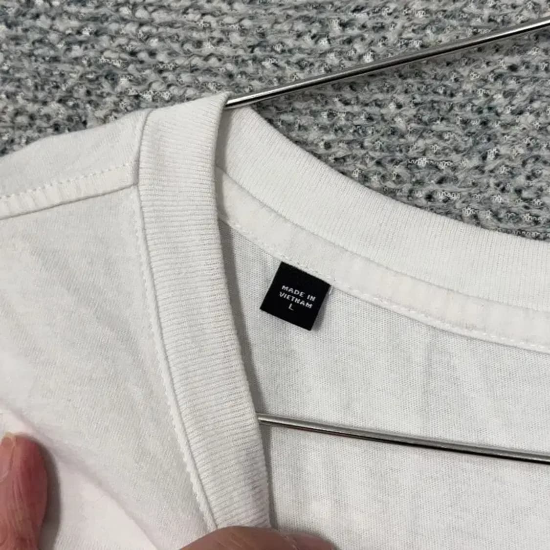 게스 박스로고 프린팅 남성 화이트 반팔 티 L 상품이미지3