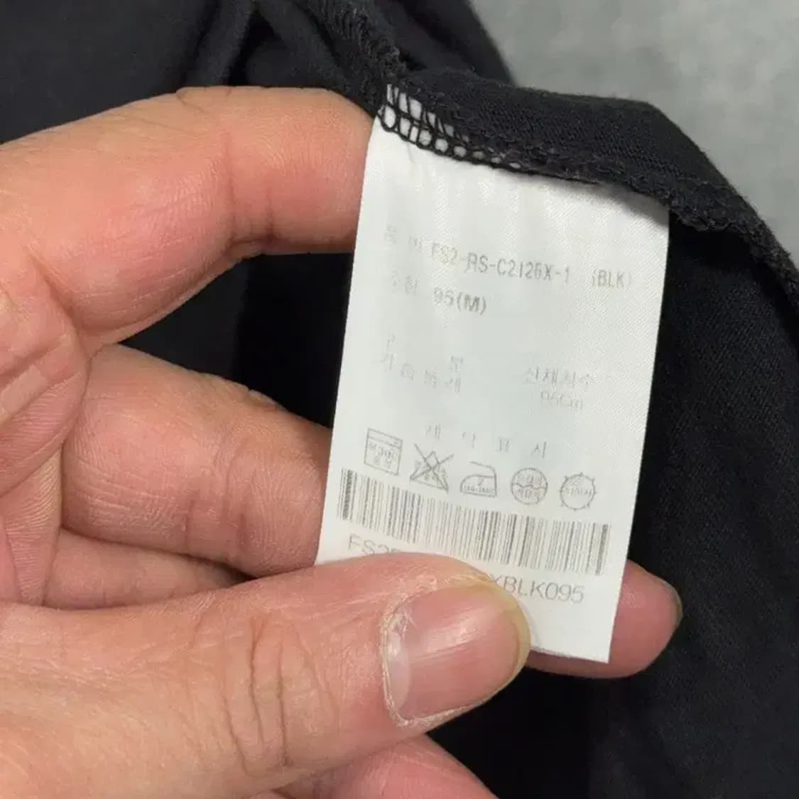 휠라 스펠로고 프린팅 블랙 반팔 티 M 상품이미지4