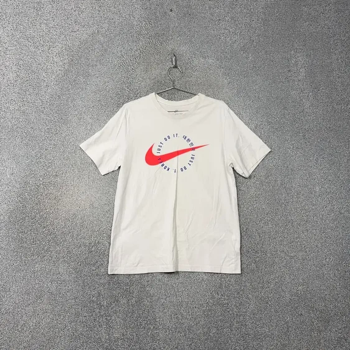 나이키 빅 스우시 로고 프린팅 화이트 반팔 티 XS 상품이미지1