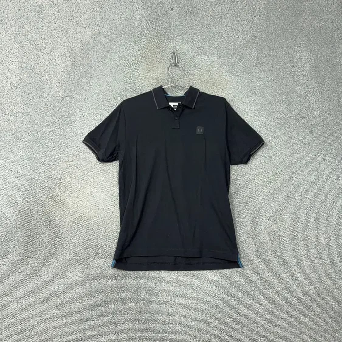 언더아머 로고 남성 블랙 반팔 카라티 M 상품이미지1