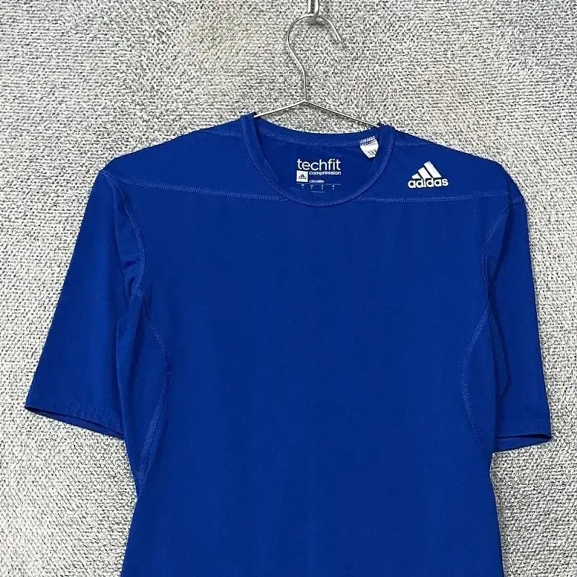 아디다스 로고 기능성 테크핏 블루 반팔 티 L 상품이미지3
