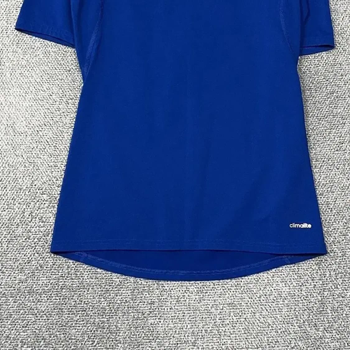 아디다스 로고 기능성 테크핏 블루 반팔 티 L 상품이미지4