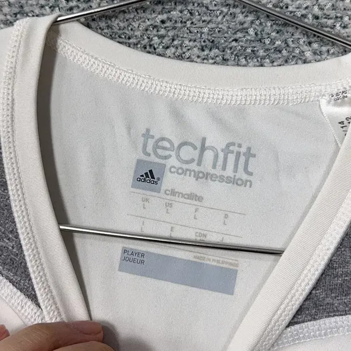 아디다스 테크핏 화이트 기능성 반팔 티 L 상품이미지3