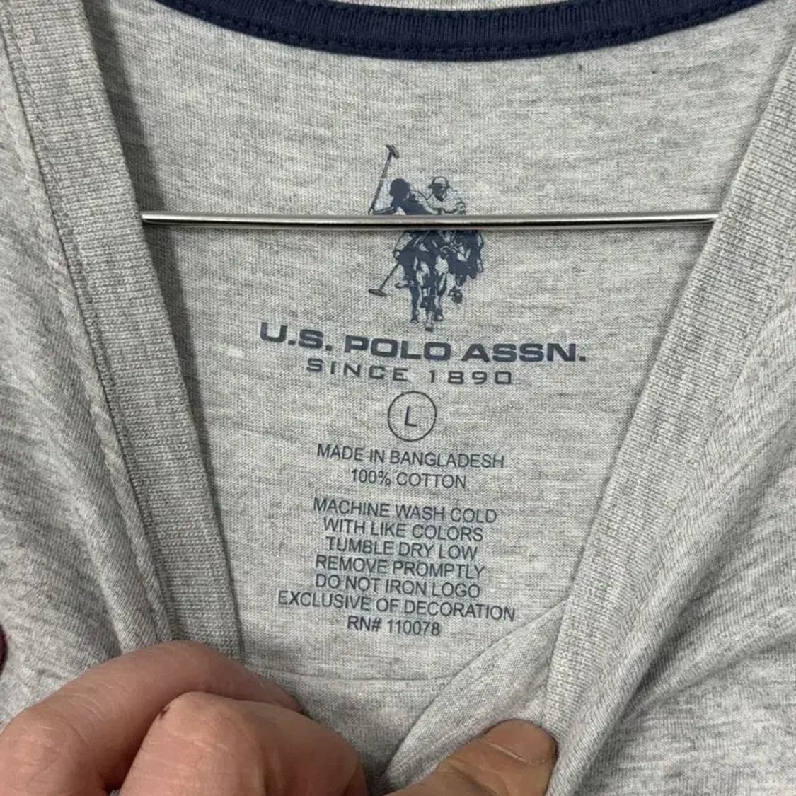폴로아쎈 프린팅 라이트 그레이 민소매 티 L 상품이미지5
