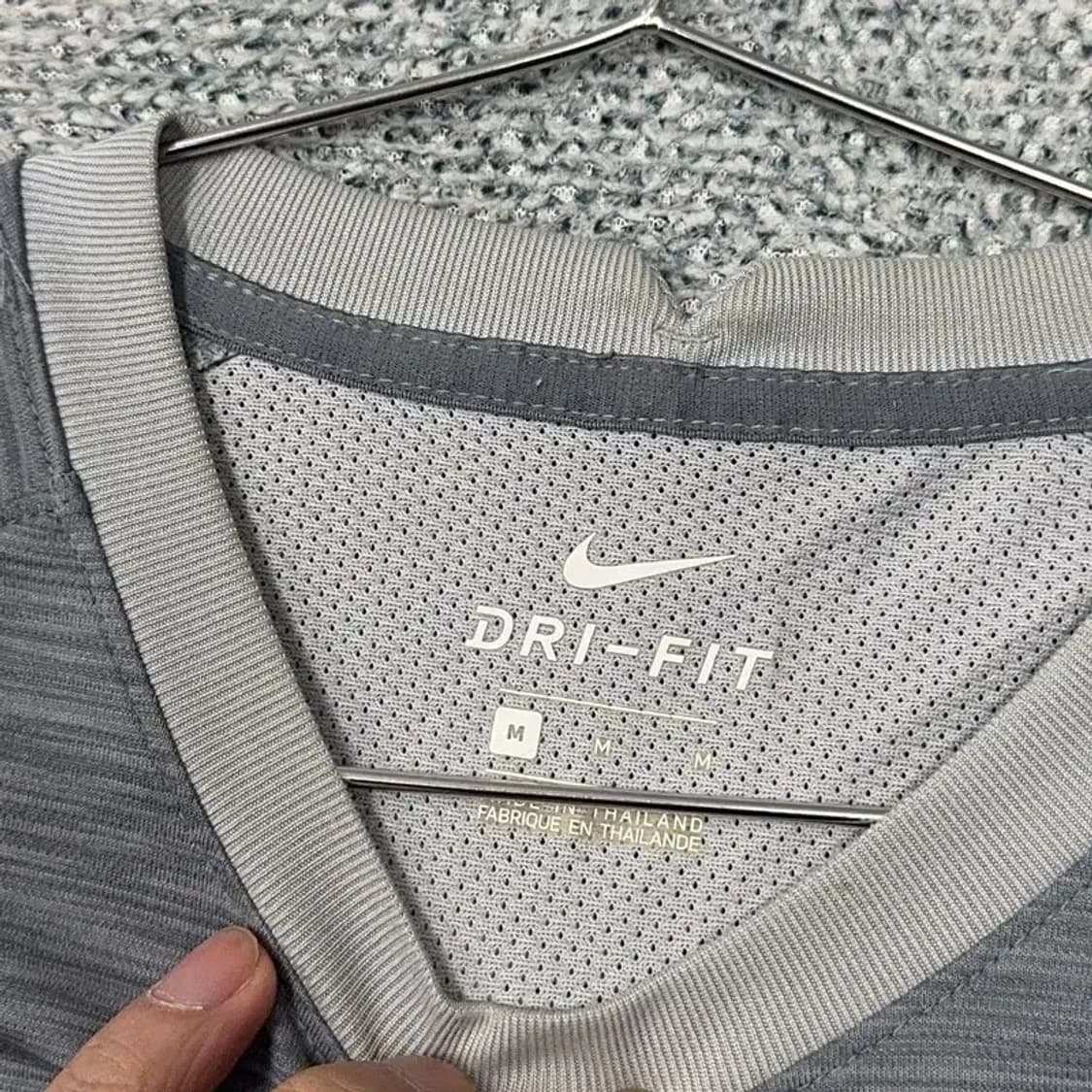 나이키 그레이 스펠 로고 남성 기능성 운동 반팔티 M 상품이미지3