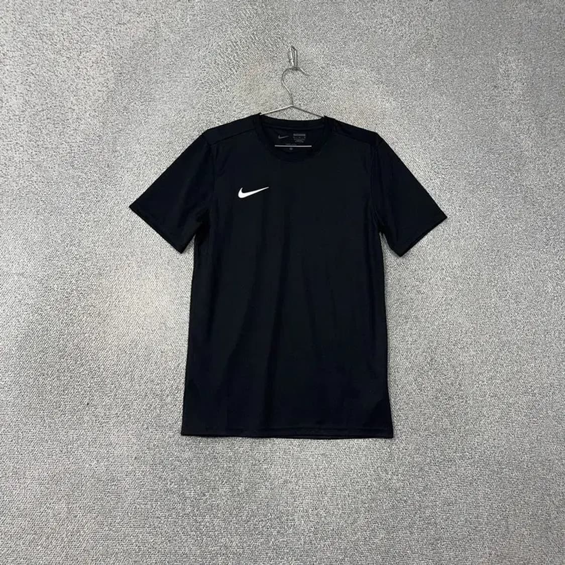 나이키 드라이핏 블랙 로고 기능성 운동 반팔티 M 상품이미지1