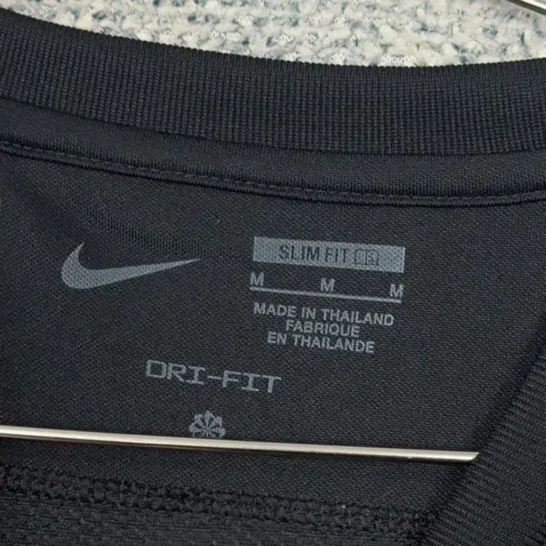 나이키 드라이핏 블랙 로고 기능성 운동 반팔티 M 상품이미지3