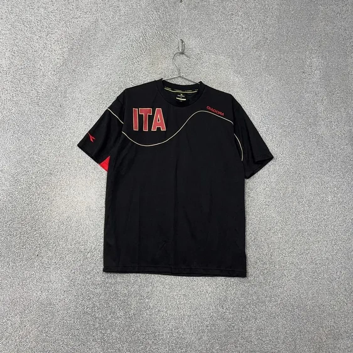 디아도라 로고 남성 운동 기능성 프린팅 블랙 반팔 티 100 상품이미지1