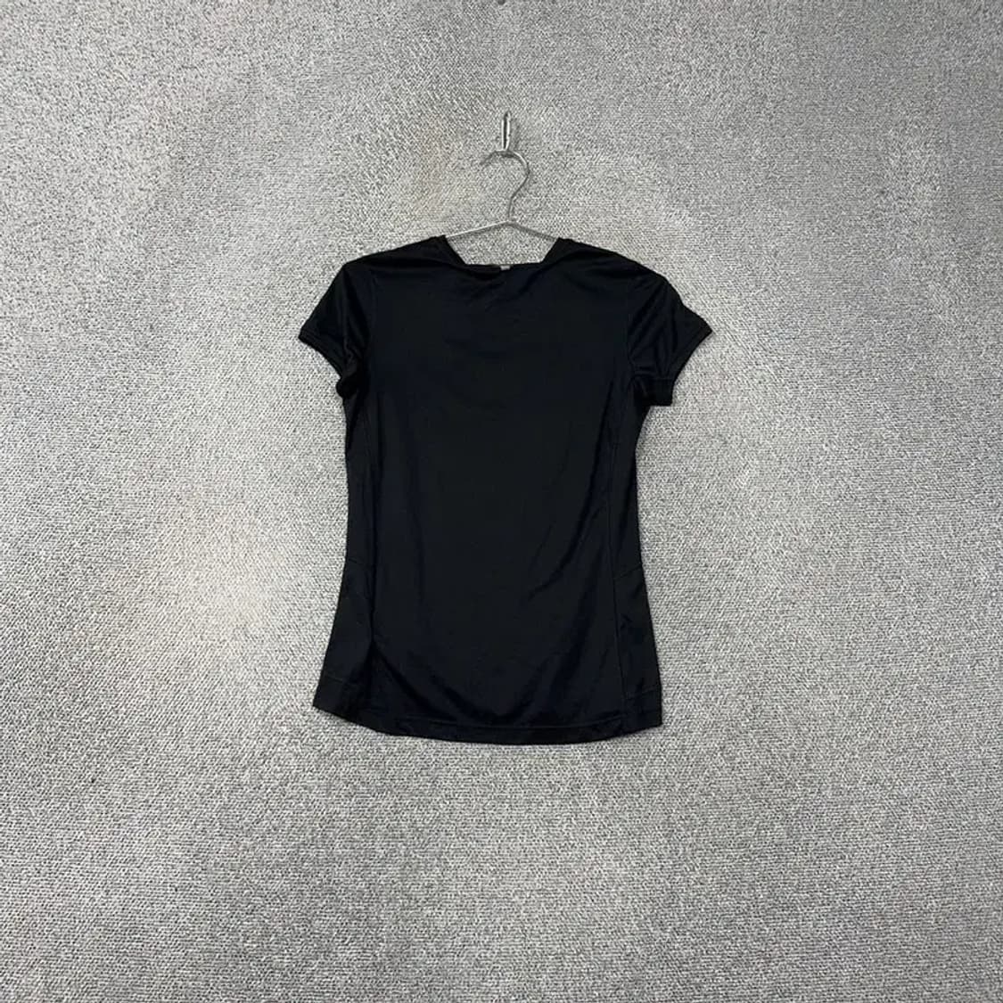 나이키 드라이핏 로고 여성 운동 기능성 블랙 반팔 티 M 상품이미지2