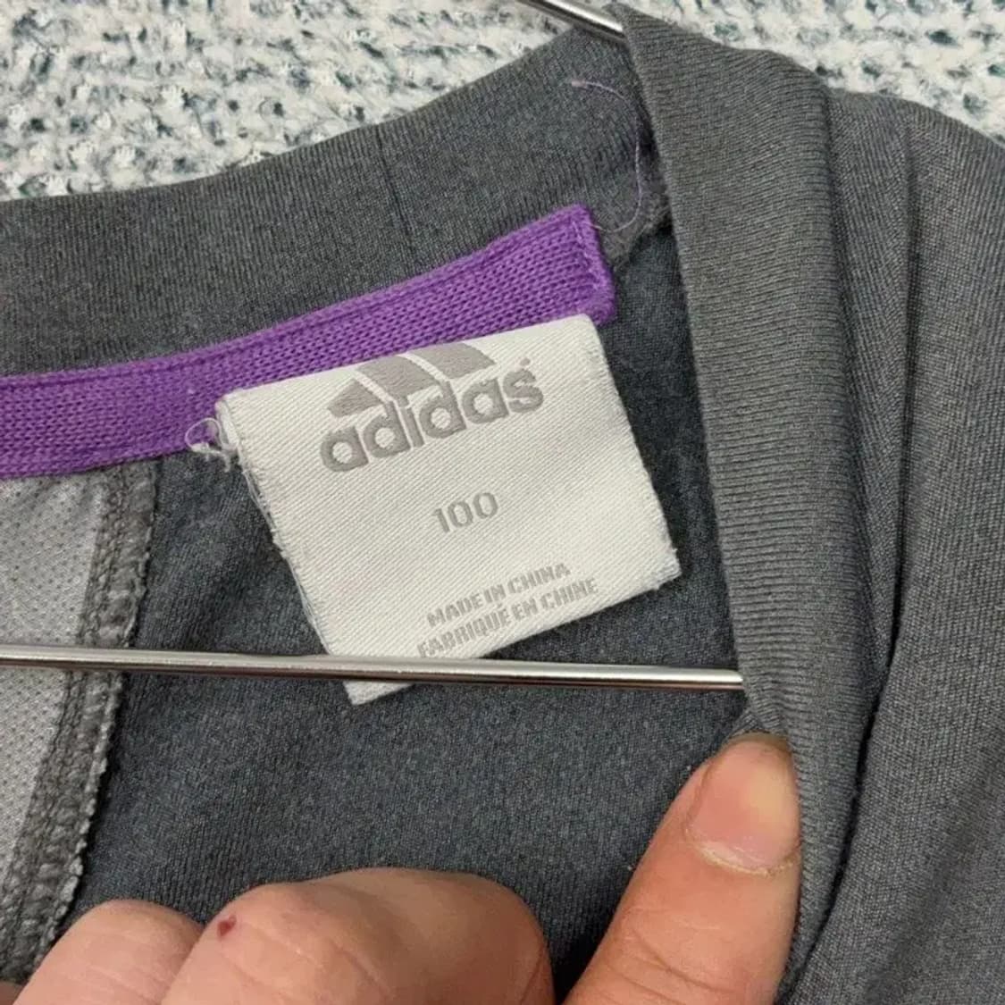 아디다스 그레이 로고 운동 기능성 반팔티 100 상품이미지3