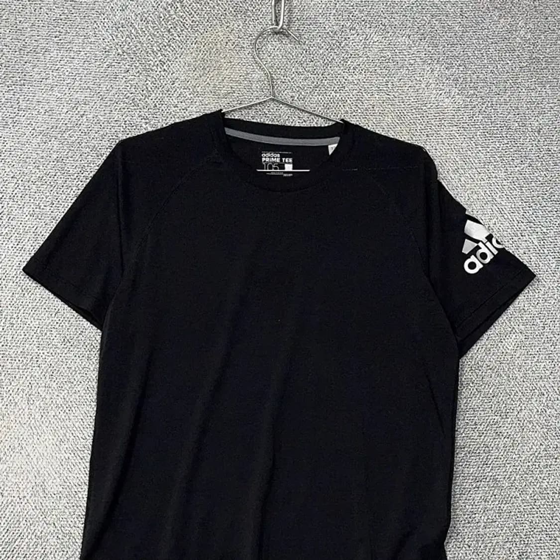 아디다스 블랙 로고 운동 기능성 반팔티 105 상품이미지3