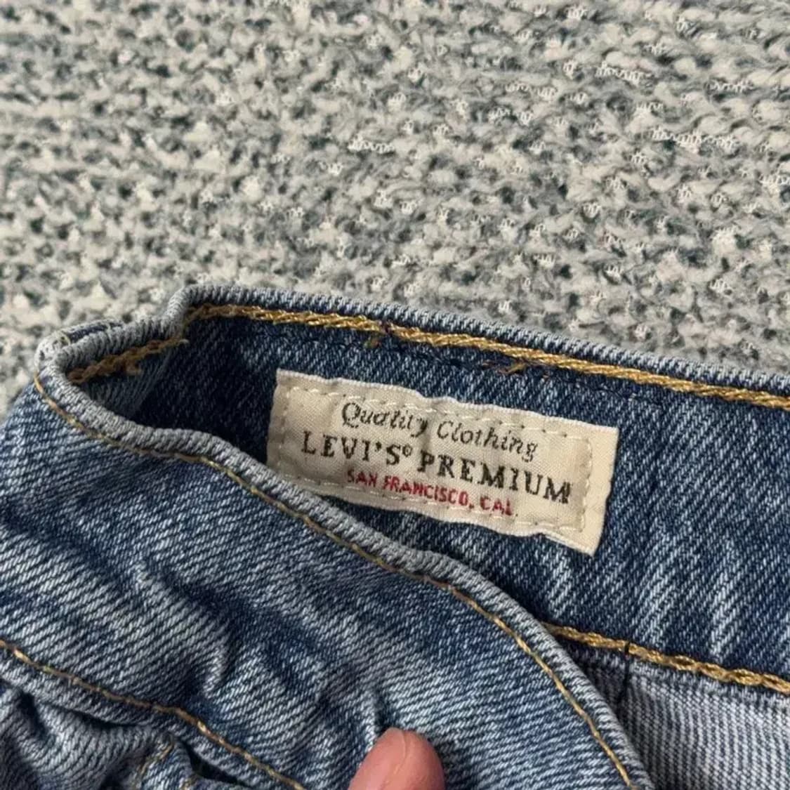 리바이스 여성 슬림 스트레이트 연청 데님 청바지 27 상품이미지6