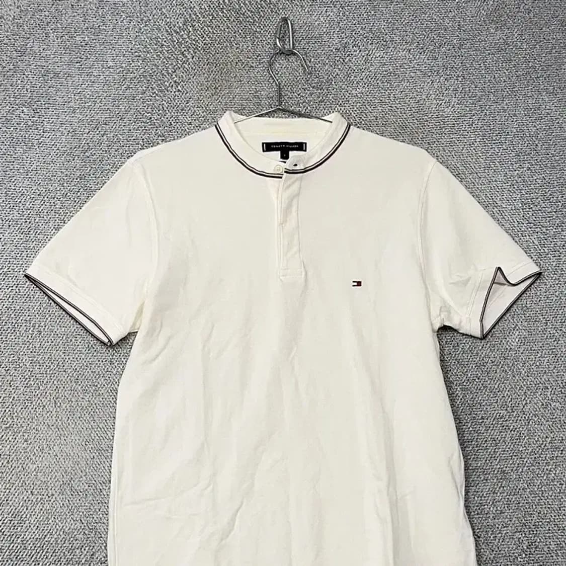 타미힐피거 화이트 로고 남성 반팔 카라티 L 상품이미지3